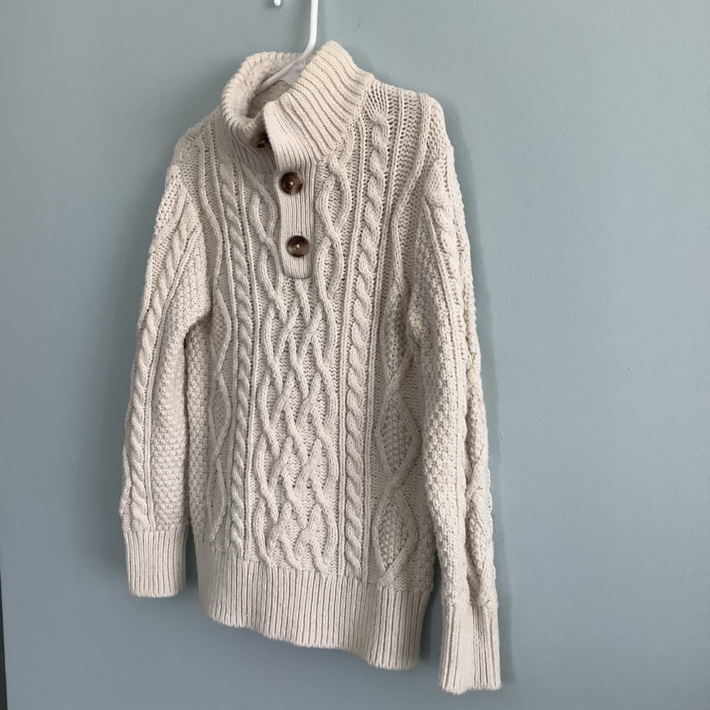 GAP Cable Knit Sweater. - Picture 4 of 5